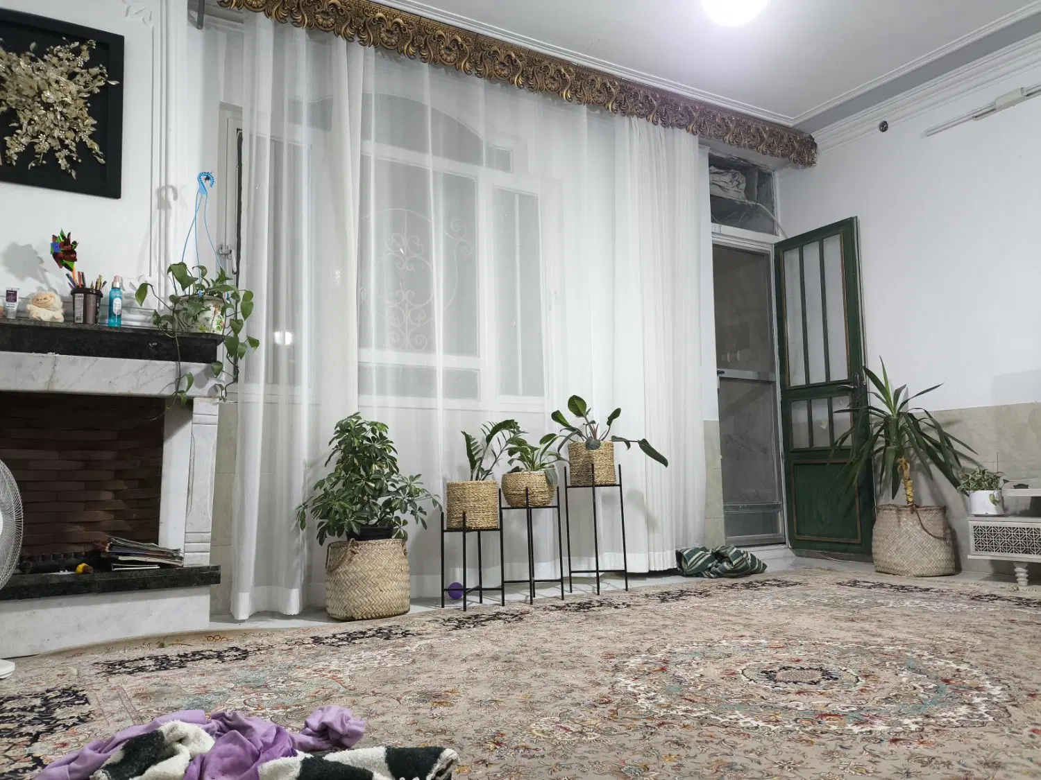 یک طبقه روی پیلوت وتجاری