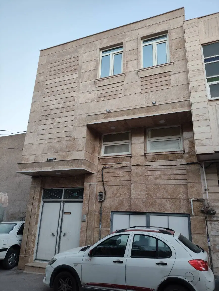 فروش ساختمان ویلایی ۳ طبقه
