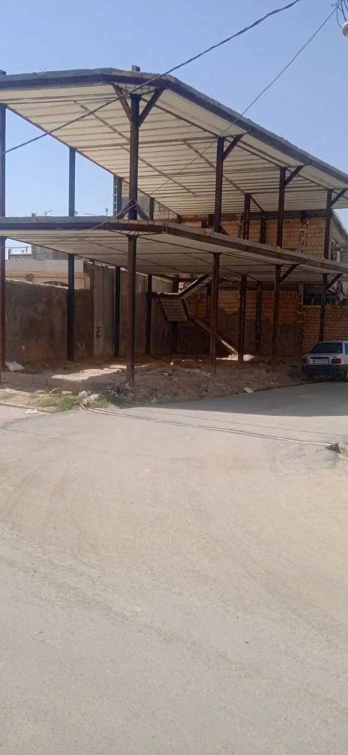ساختمان نیمه کاره