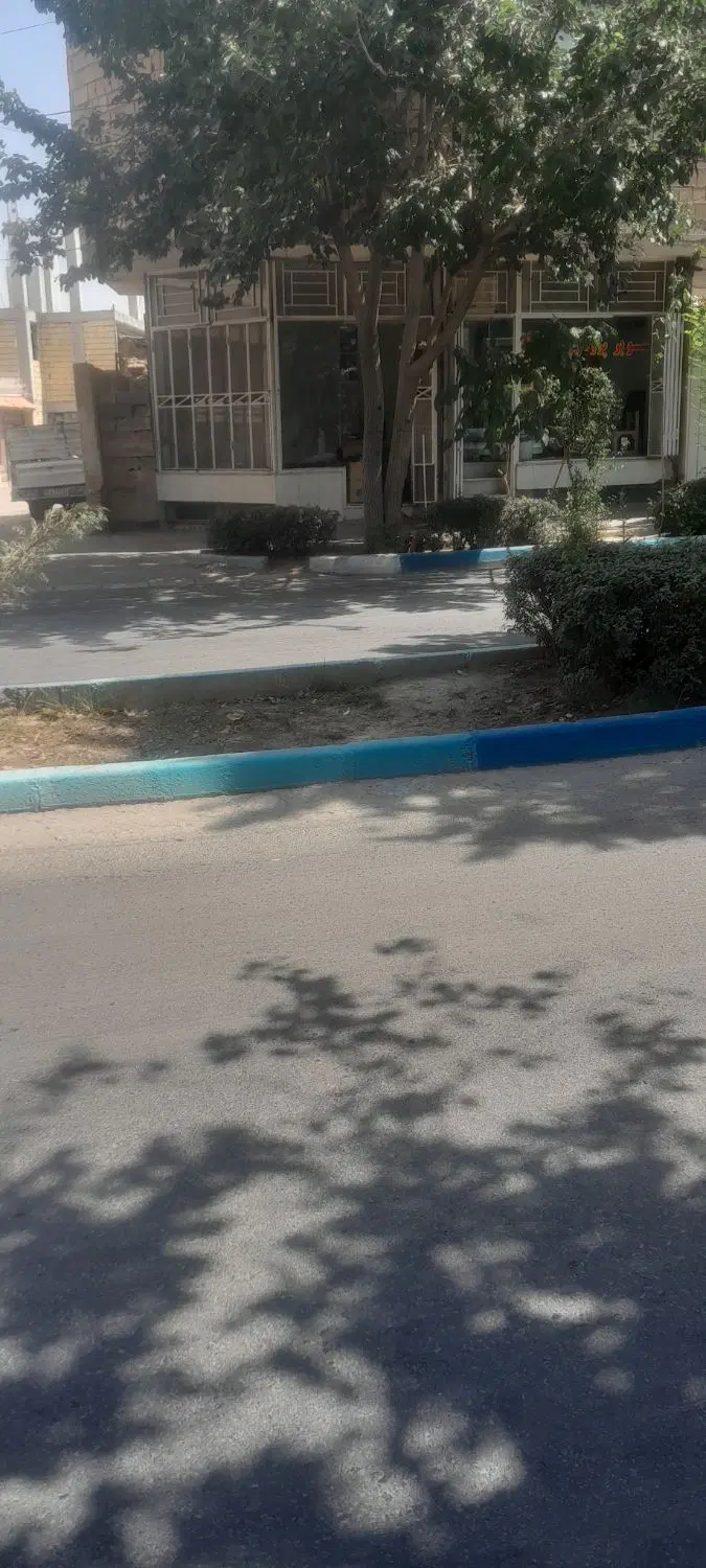 مغازه ۲۲ متری درنبوی منش