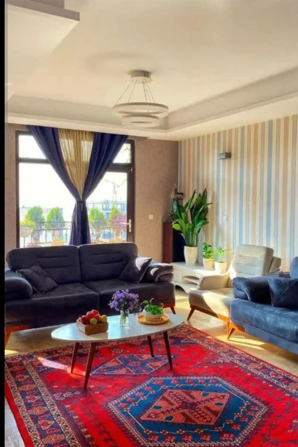 اجاره دو طبقه منزل مسکونی دربست بر خیابان