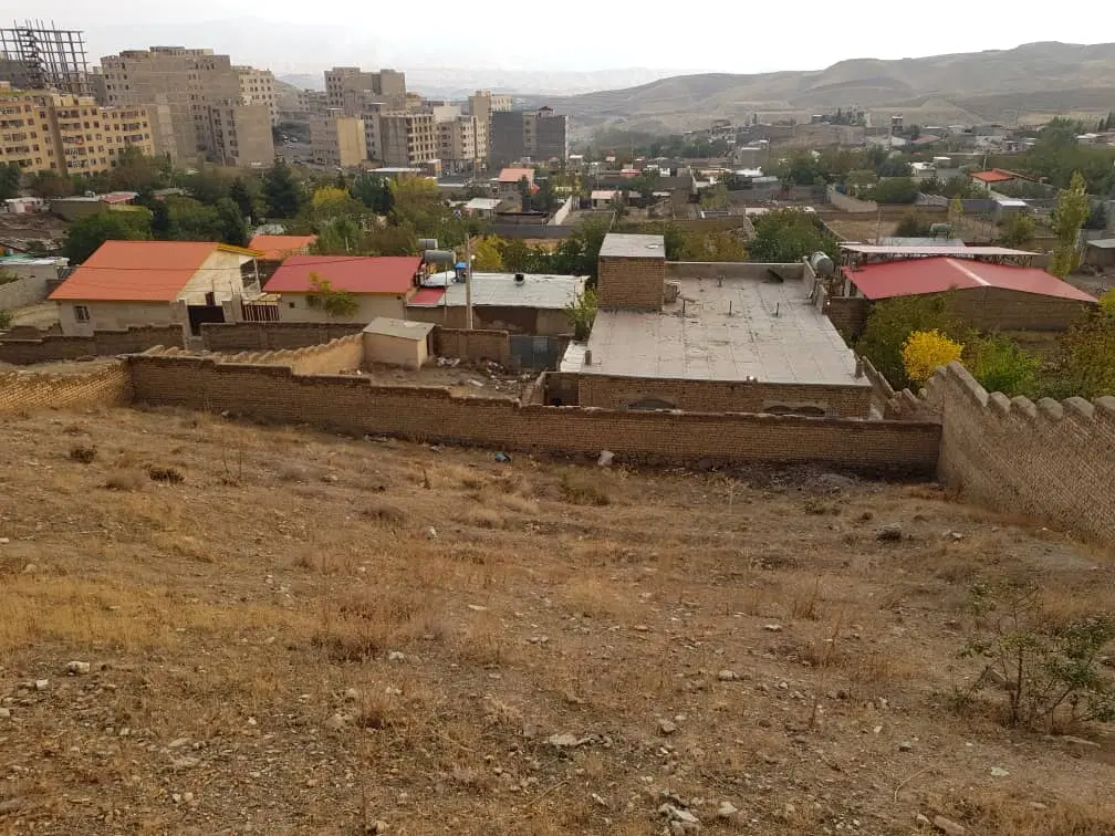 زمین ۹۷۰ متری بومهن