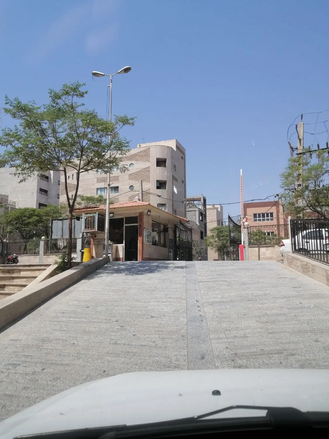آپارتمان 97 متری غرق نور سند تک برگ