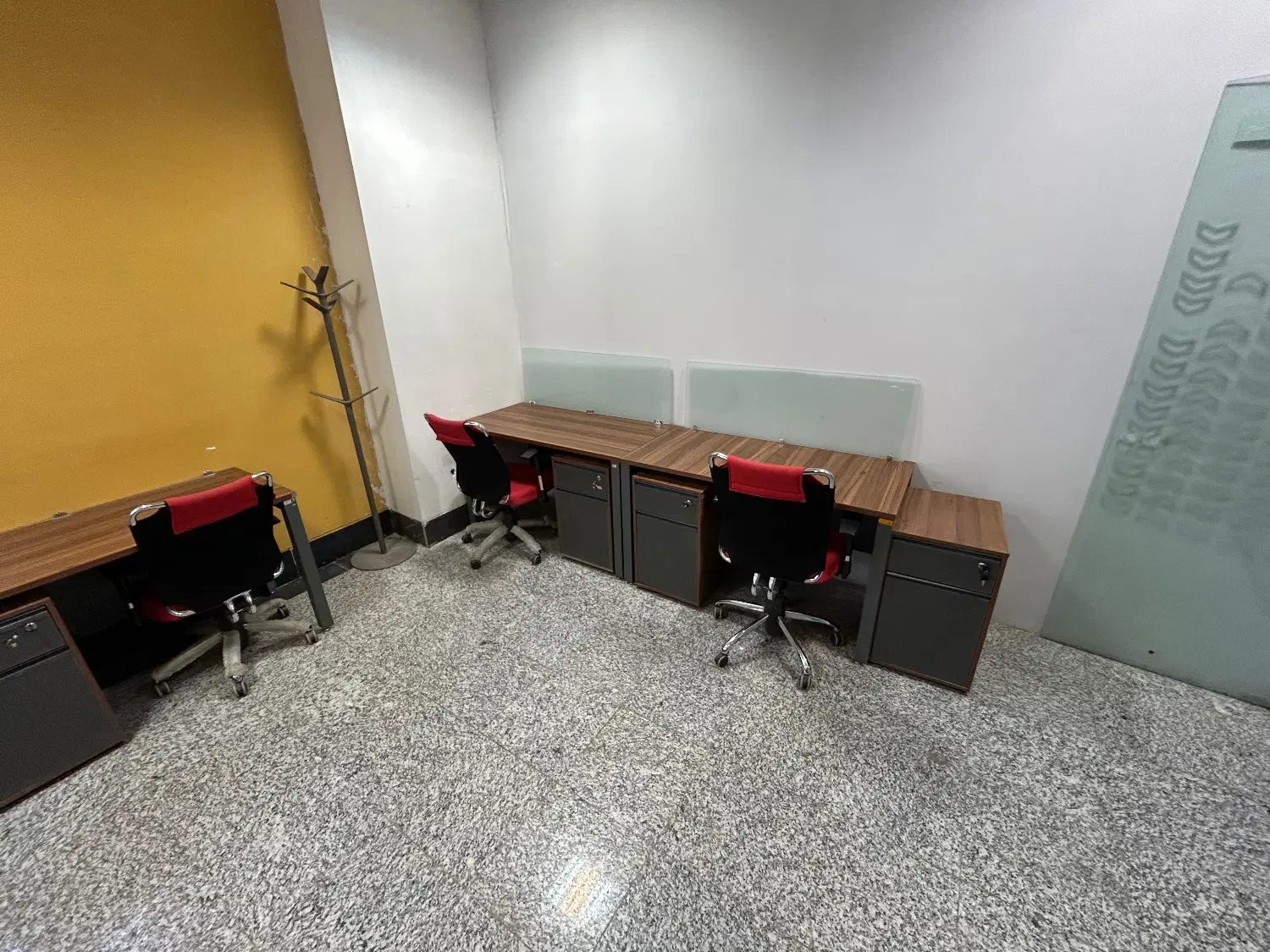 فرصتی عالی برای اجاره دفتر کار