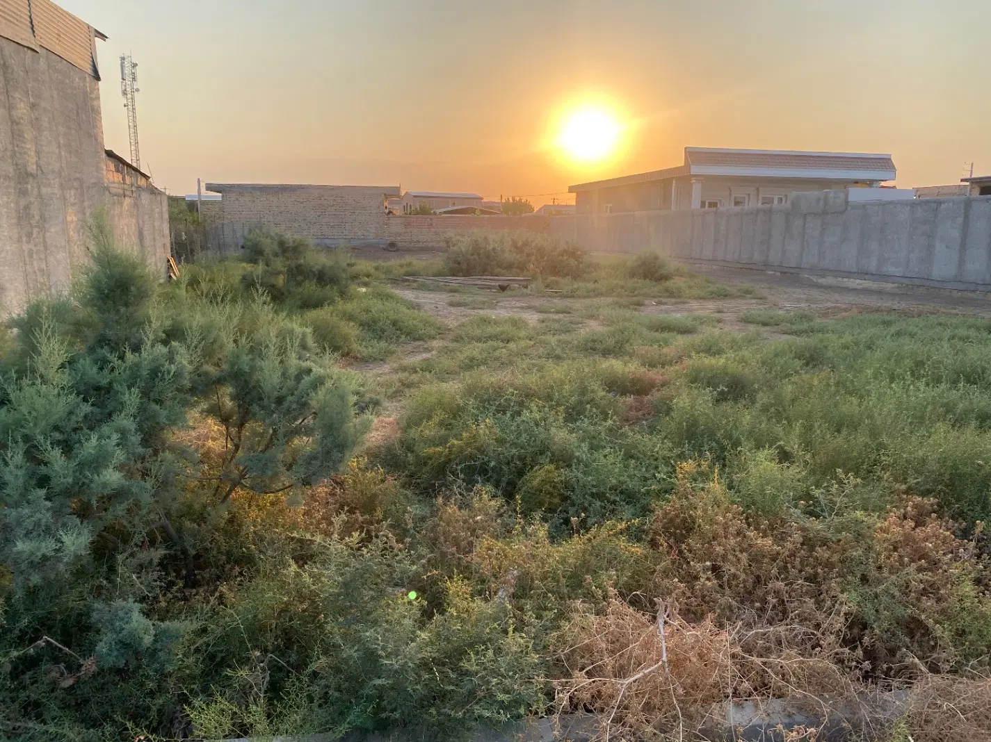 زمین مسکونی-تجاری