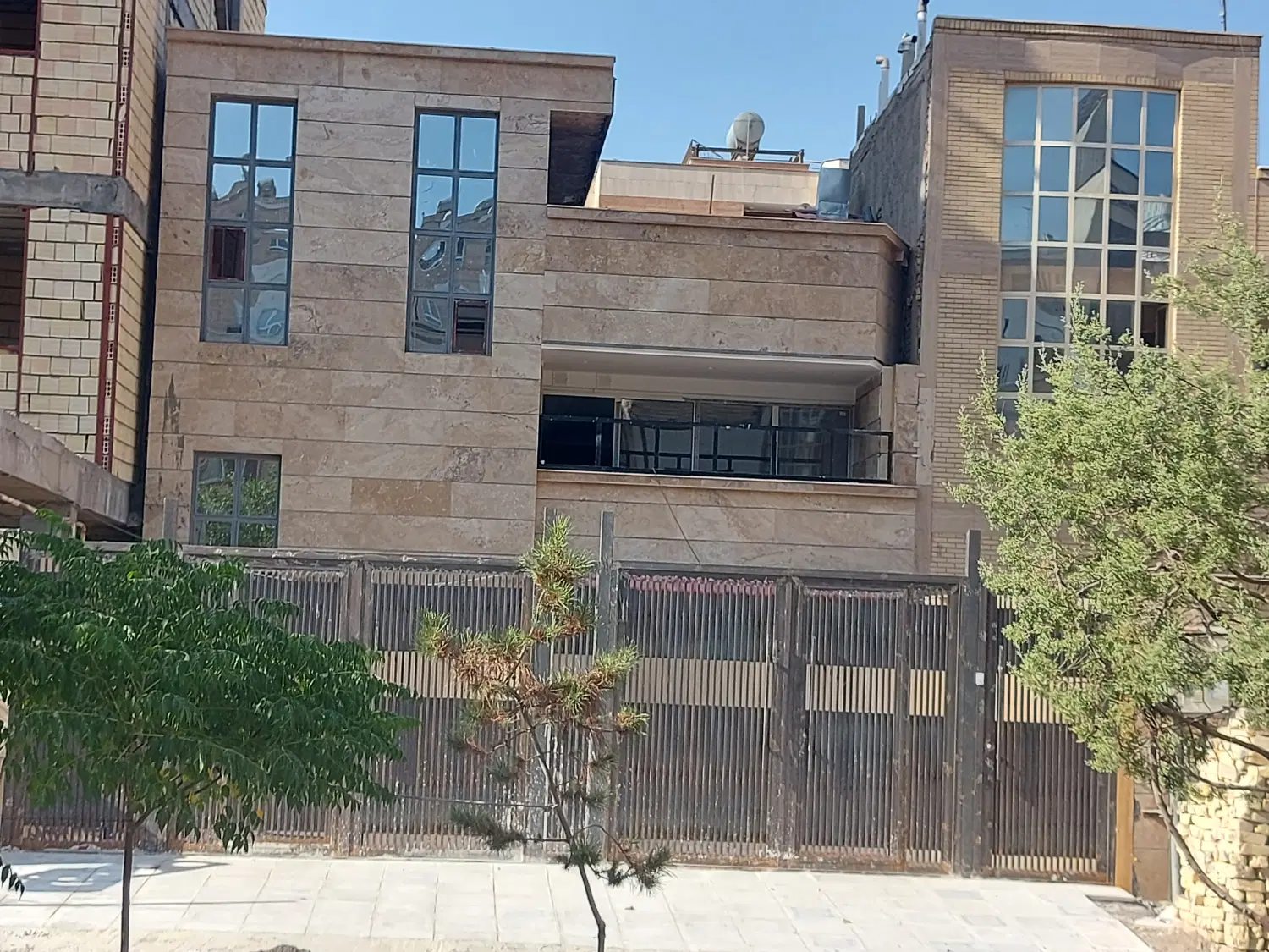 ویلایی  شمالی C1