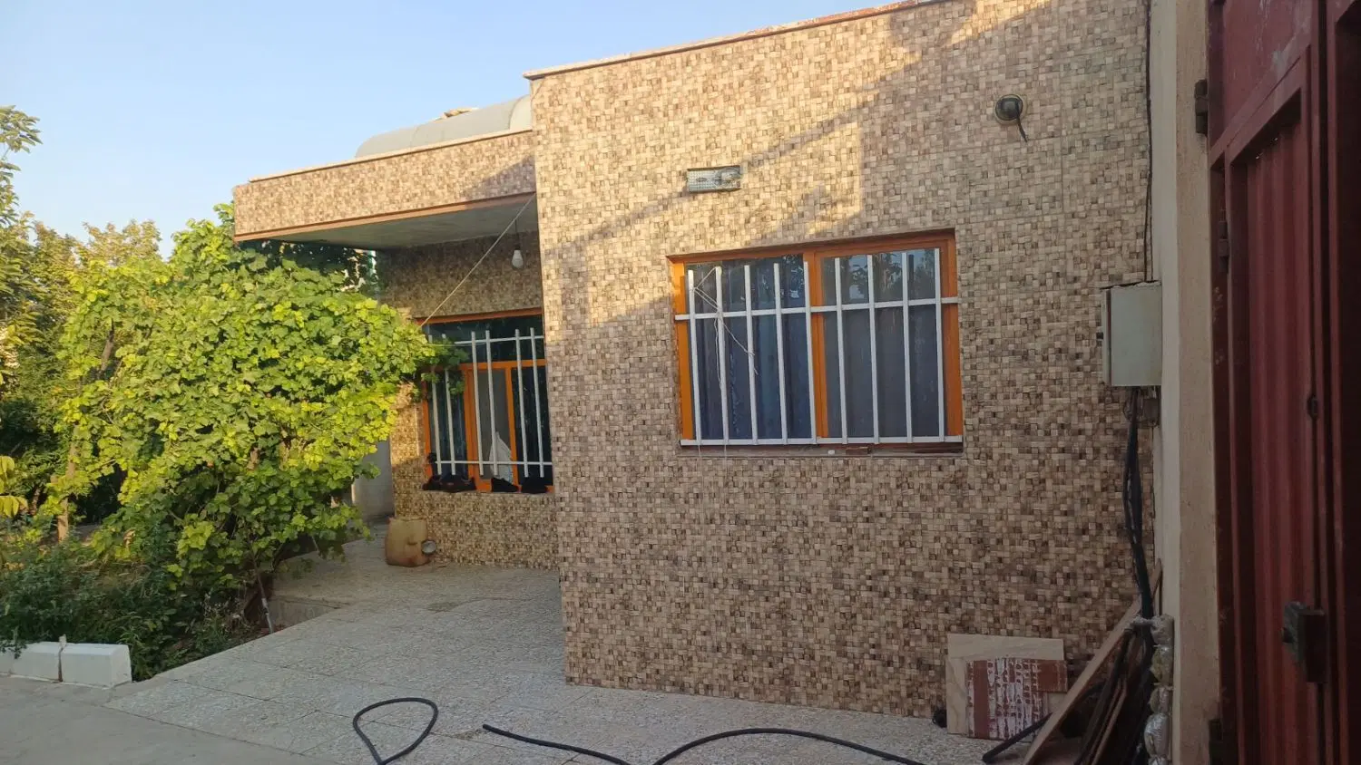 سوله ۱۶۰ متری شهریار فرارت