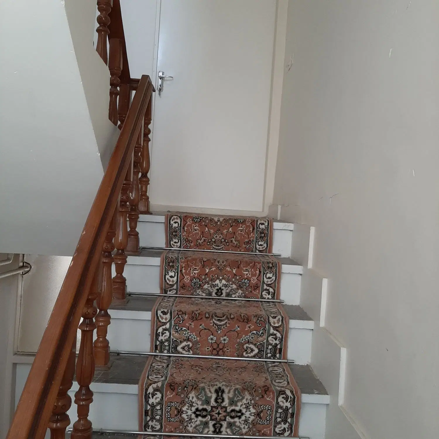 اجاره طبقه دوم خانه ویلایی خیابان حجتی