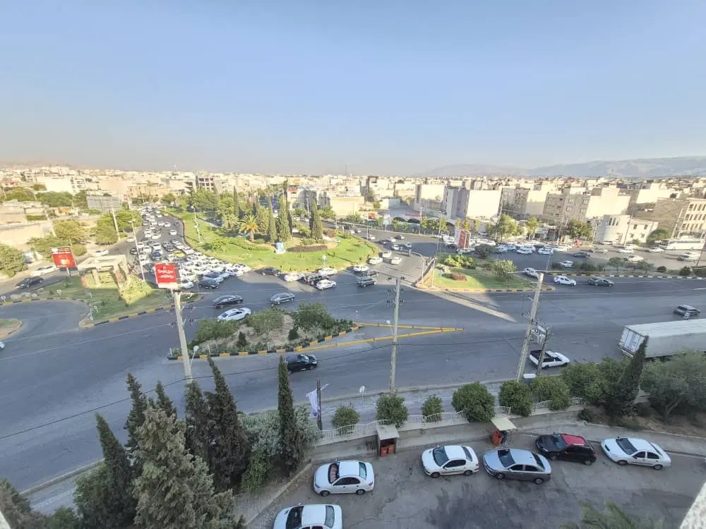 آپارتمان۱۴۰متری۲خواب ویو به میدان مطهری
