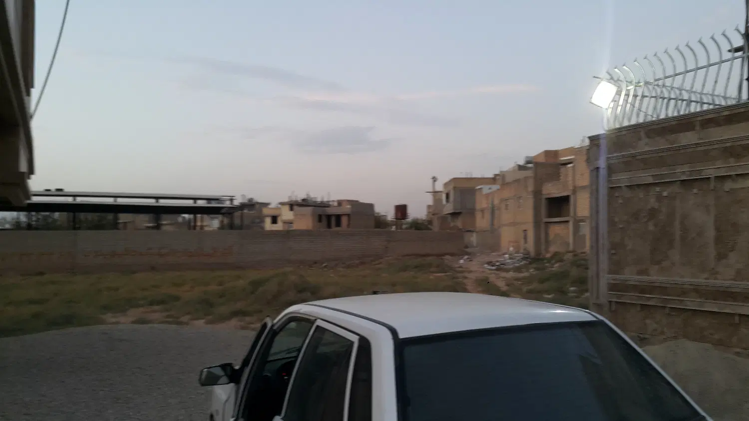 ملک مسکونی زمین