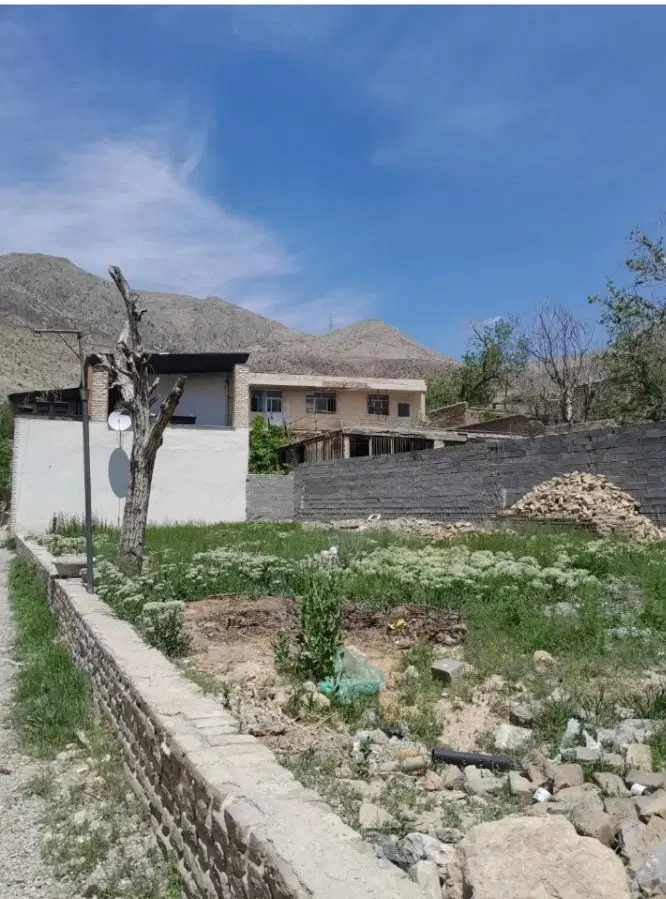 ملک سند دارواقع در پردیس کمرد داخل بافت قسمت ویلای