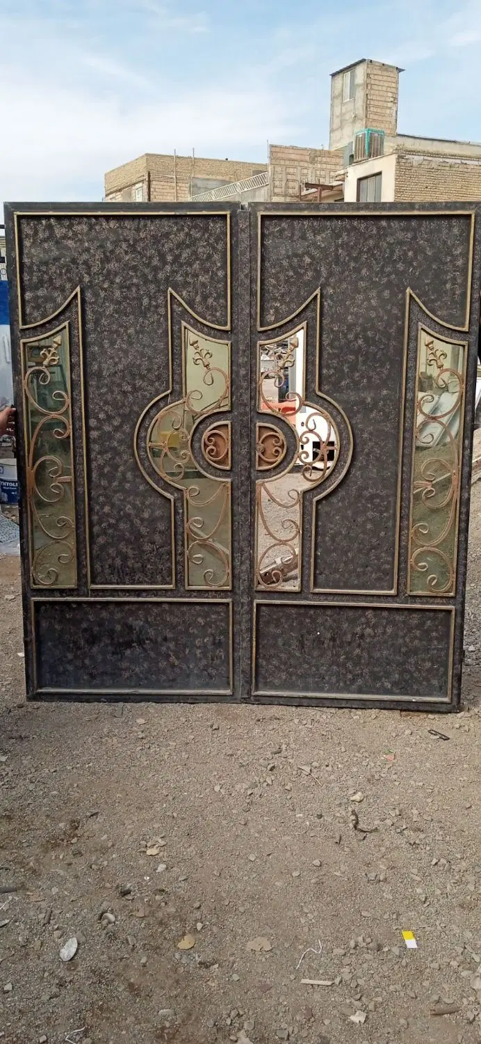 زمین چهار دیواری