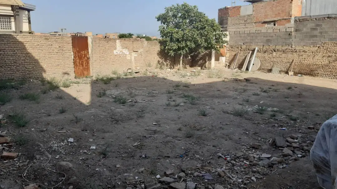 زمین فروشی
