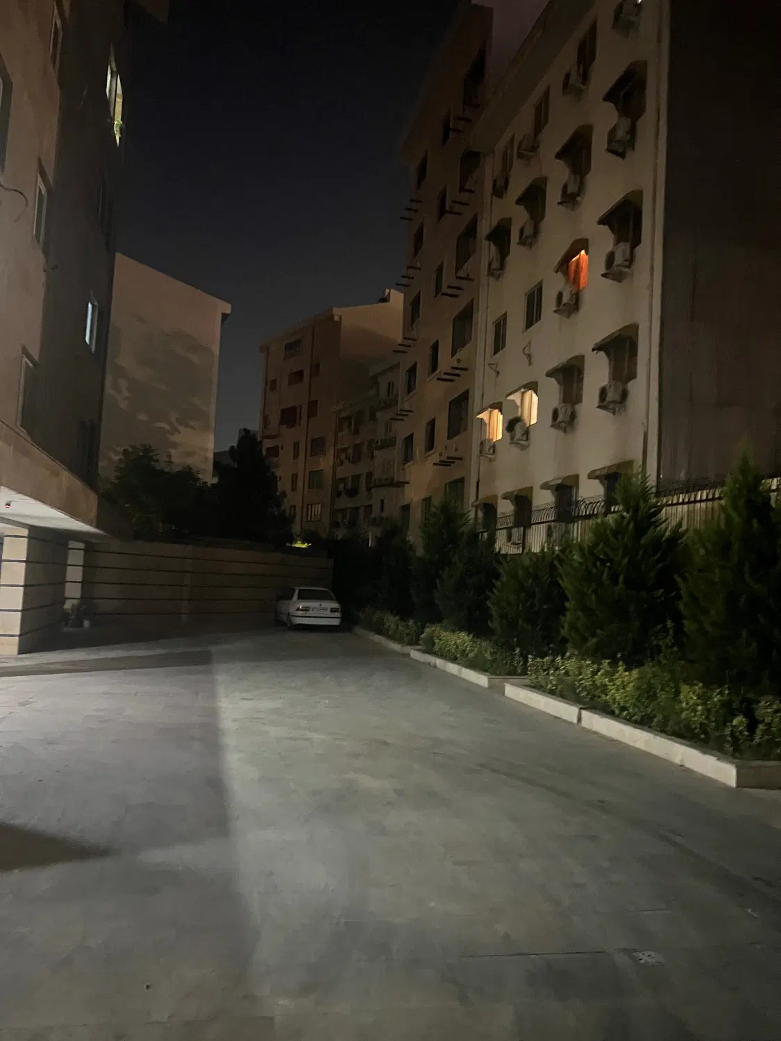 آپارتمان گلسار‌ ۴ خواب