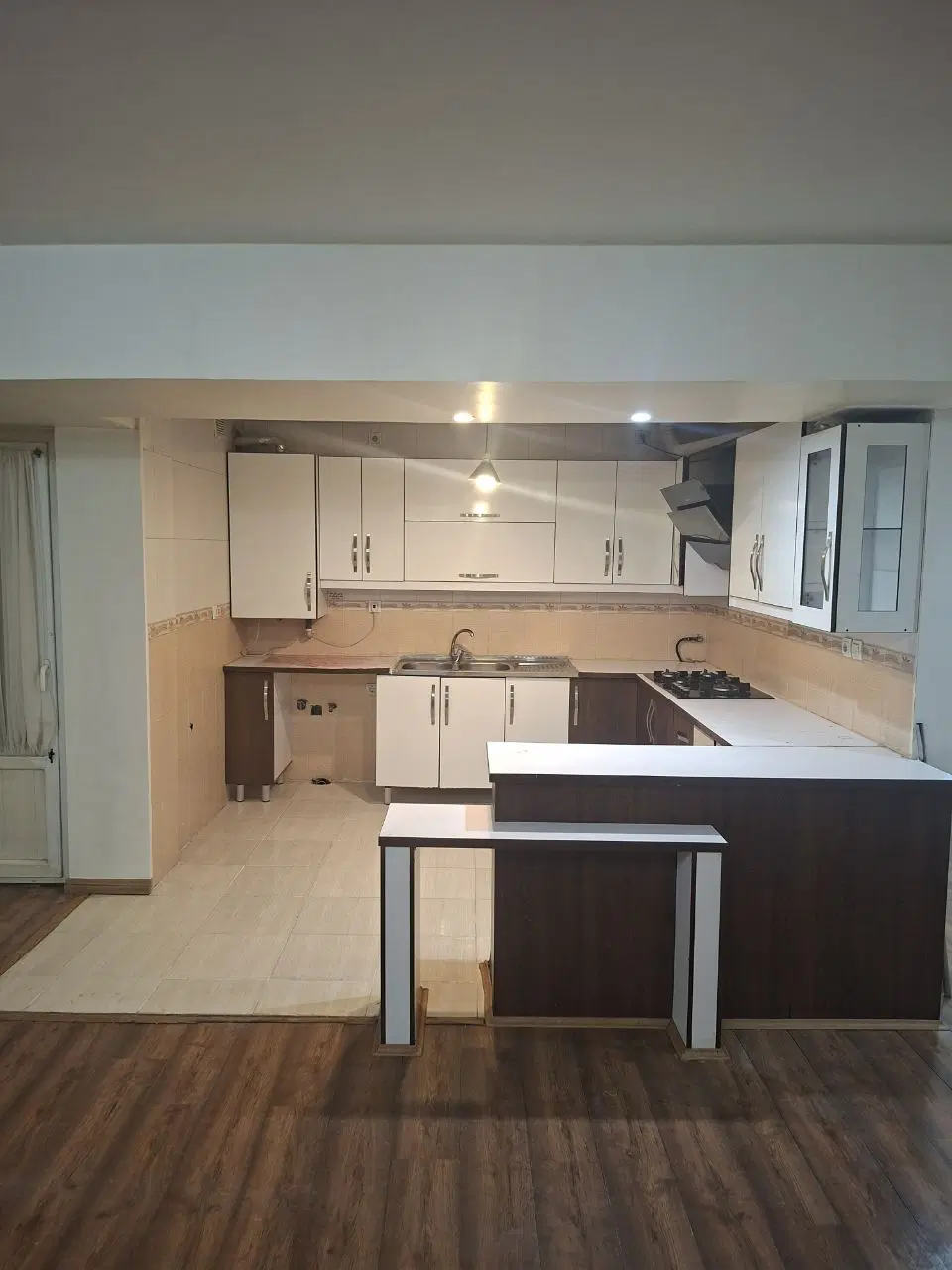 فروش آپارتمان 100 متری تاپ لوکیشن تاچارا