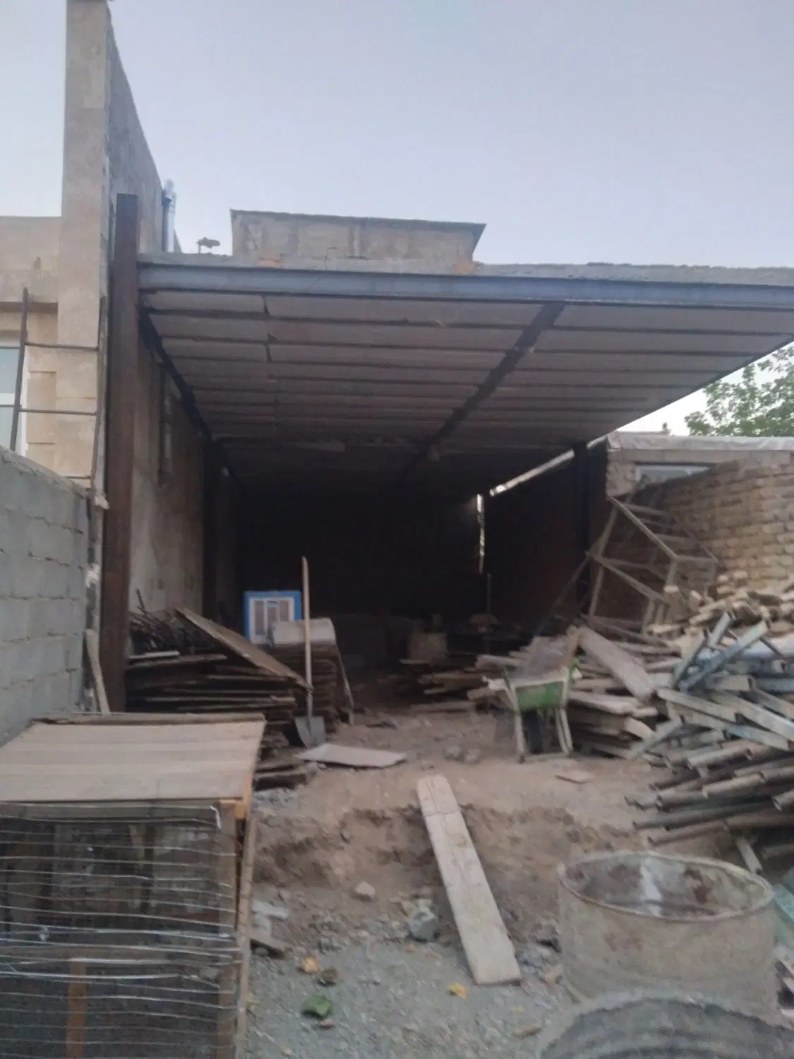فروش‌خانه‌نیمه‌ساز