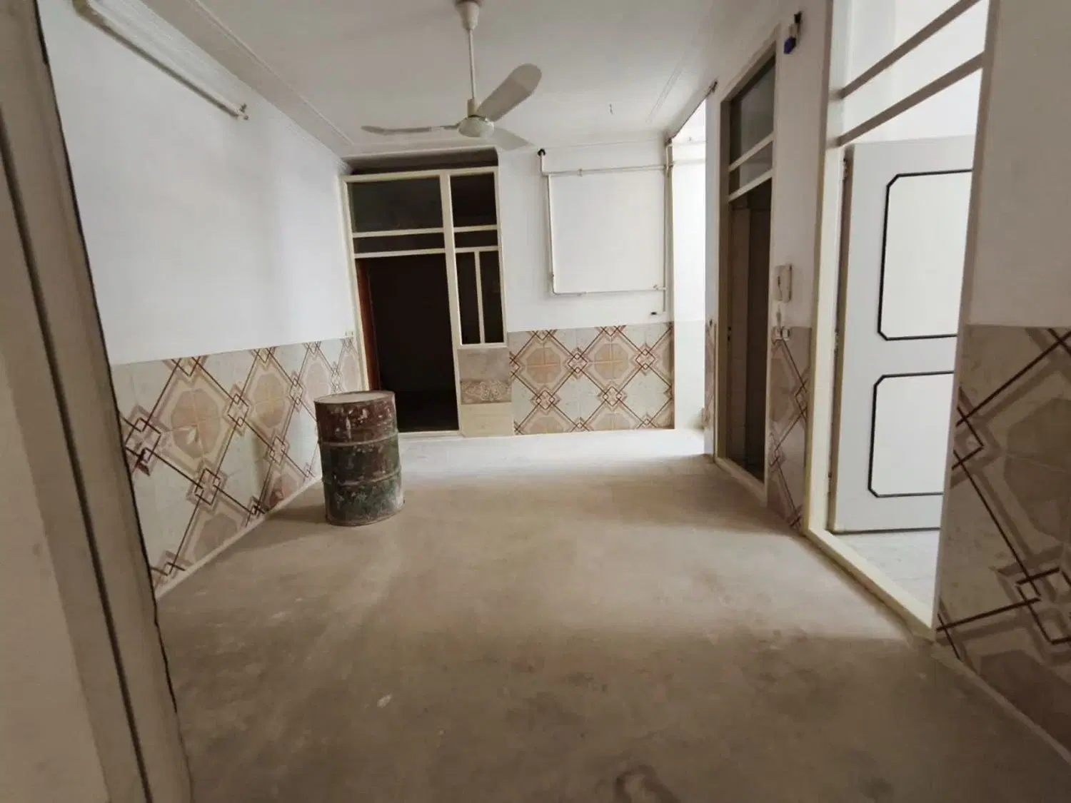 زیرزمین تمیز شاهدیه ، گردفرامرز