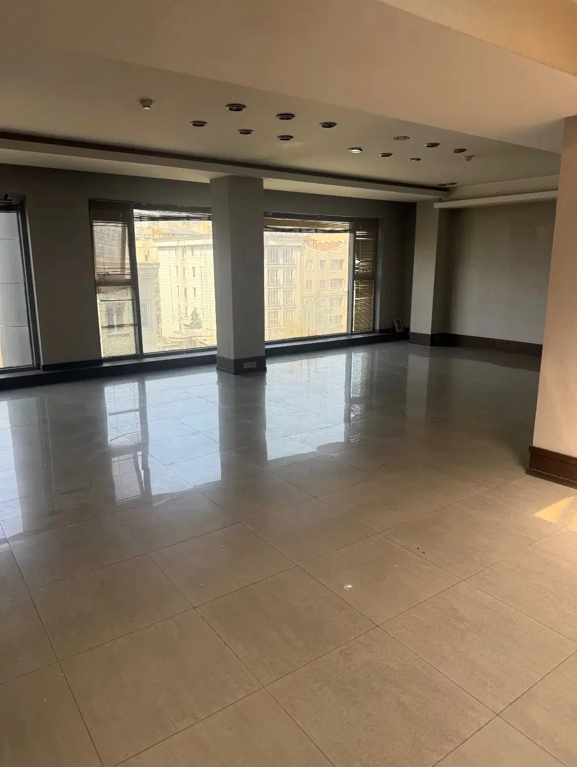 جردن_۹۰متراداری_۲پارکینگ سندی_۲۰۰مترلابی مجلل