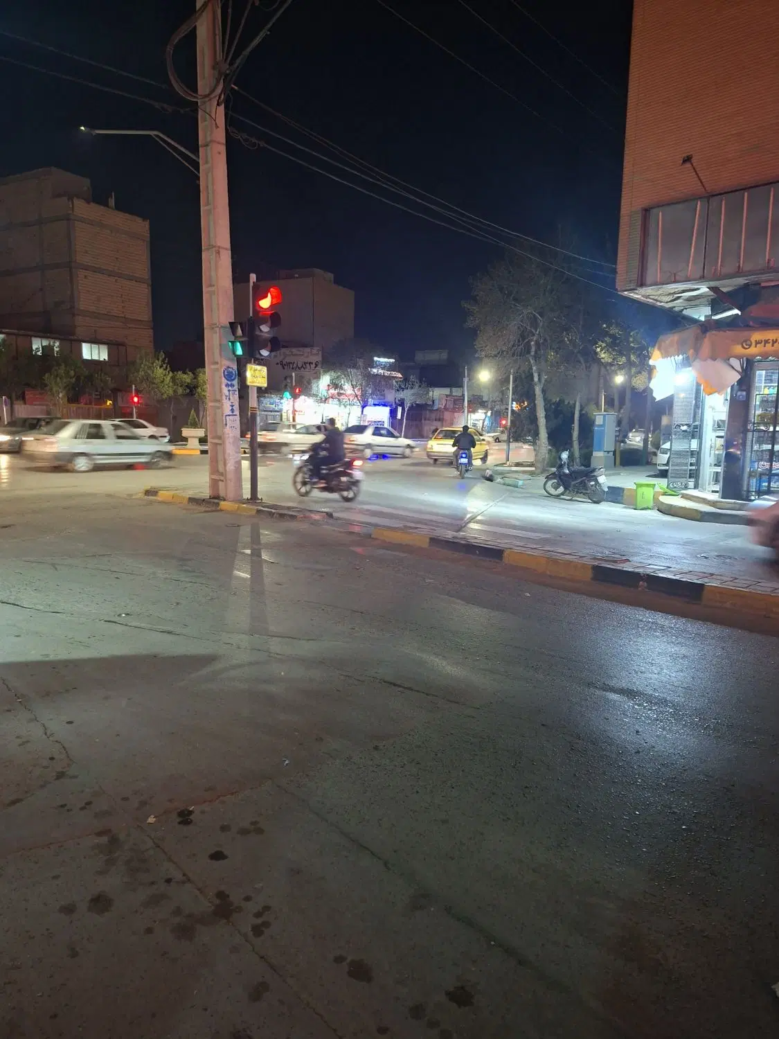 فروش و اجاره مغازه ۱۲ متری