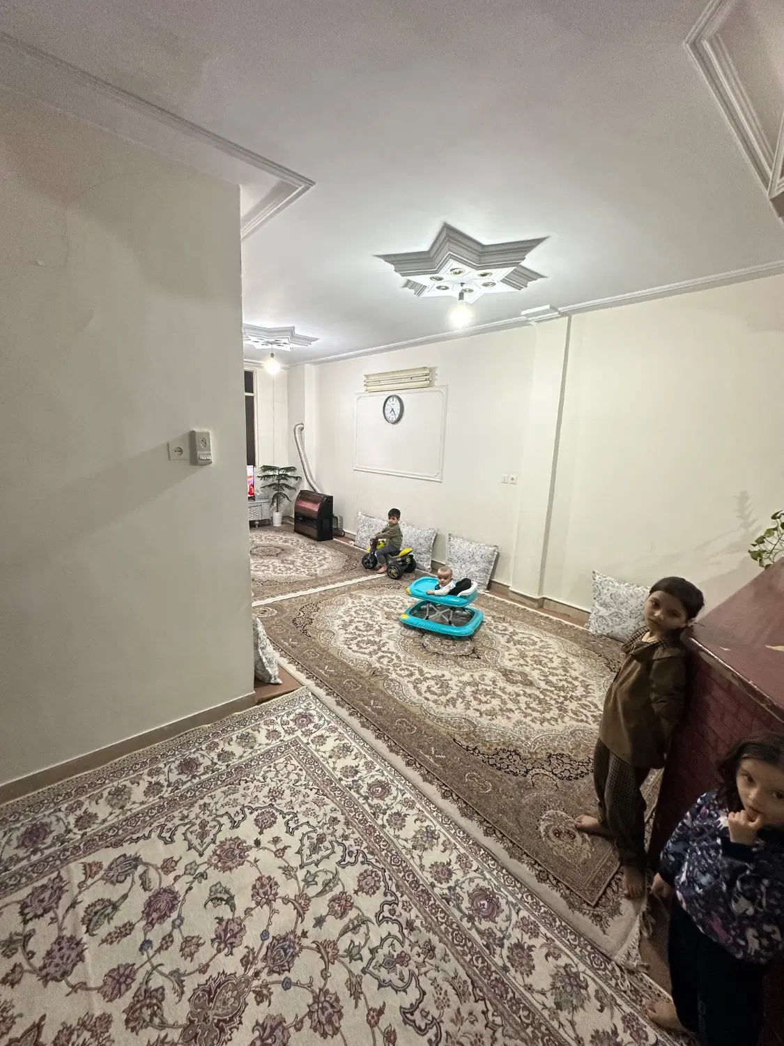 ۶۰متر تکخواب با پارکینگ و انباری بزرگ