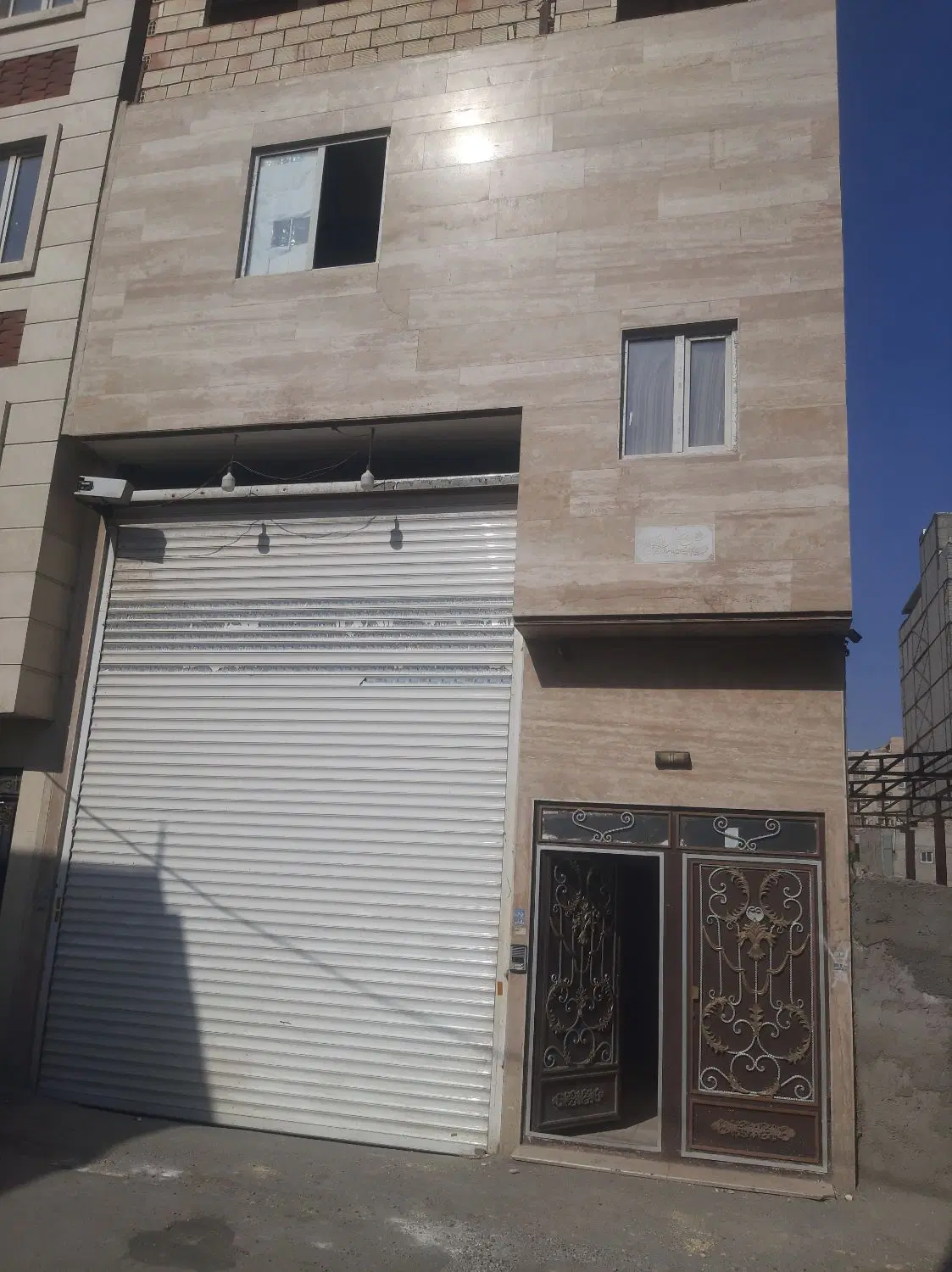 فروش یک آپارتمان ۴طبقه ای