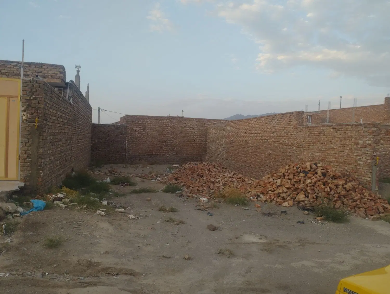 زمین فروشی مسعود هاشمزهی 5 اواخر کوچه