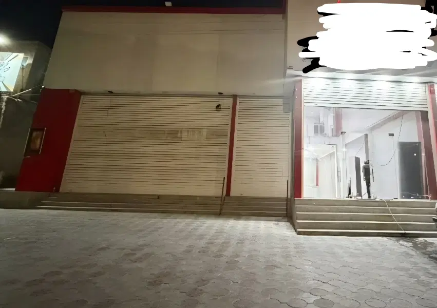 ۲ مغازه همراه نیم طبق