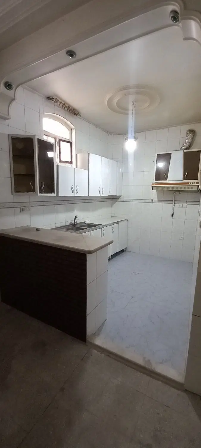 زیرزمین داری یک خواب دربست