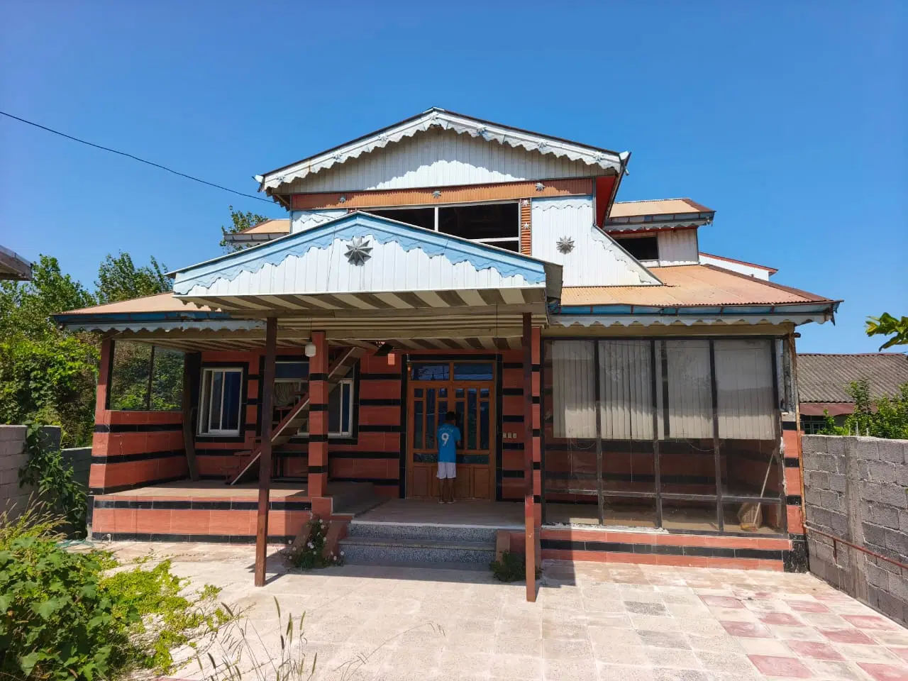 خانه ویلایی در خیابان رازی