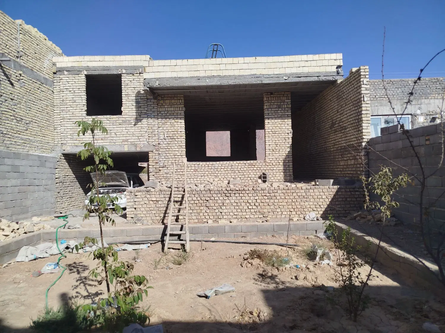 منزل نیمه ساز