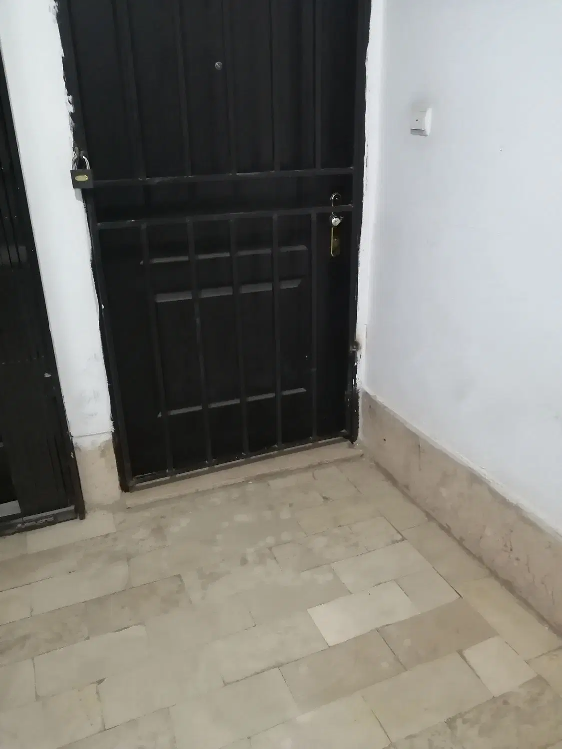 واحد فروش_دوخوابه_اسانسوردار_خیابان المهدی