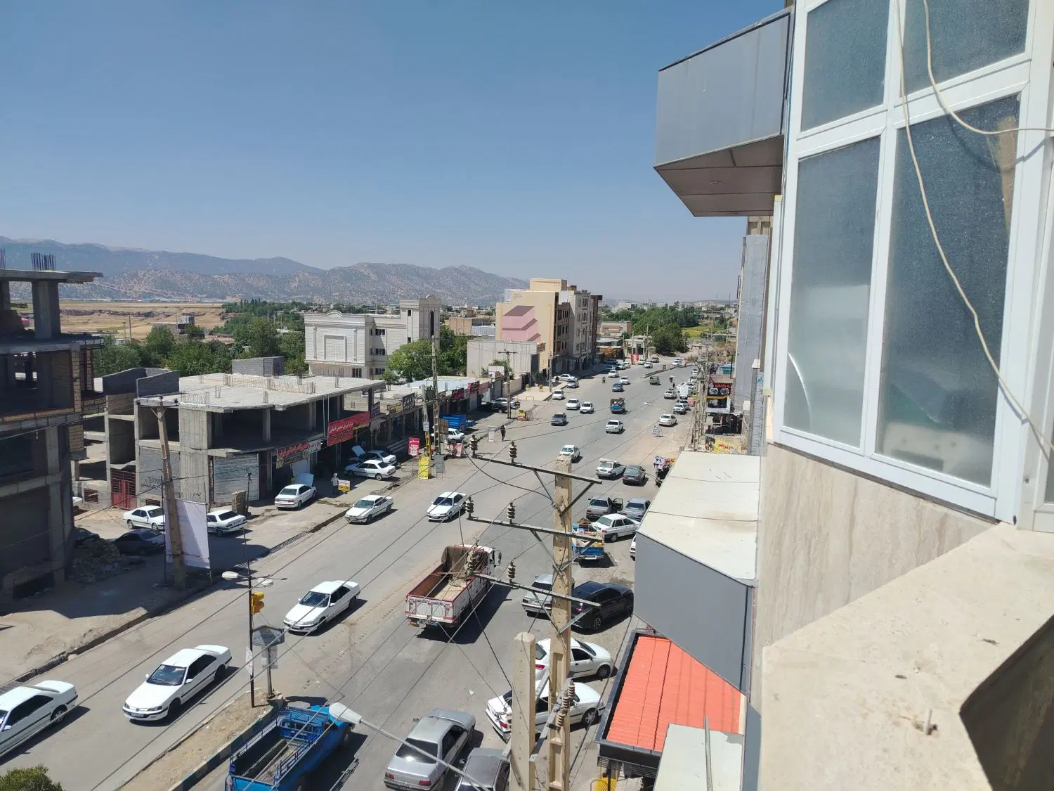 آپارتمان دوخواب بلوار اصلی بنسنجان