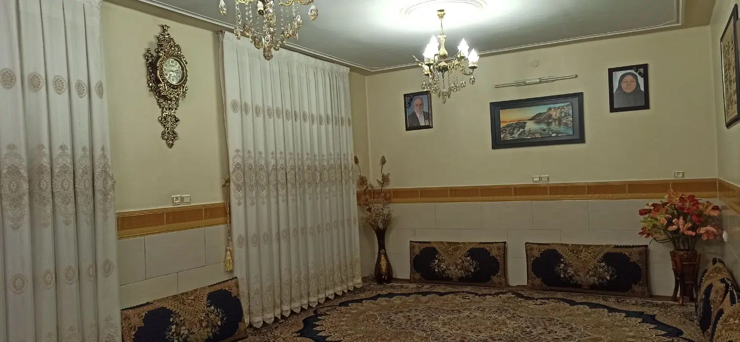 خانه ویلایی به همراه مغازه