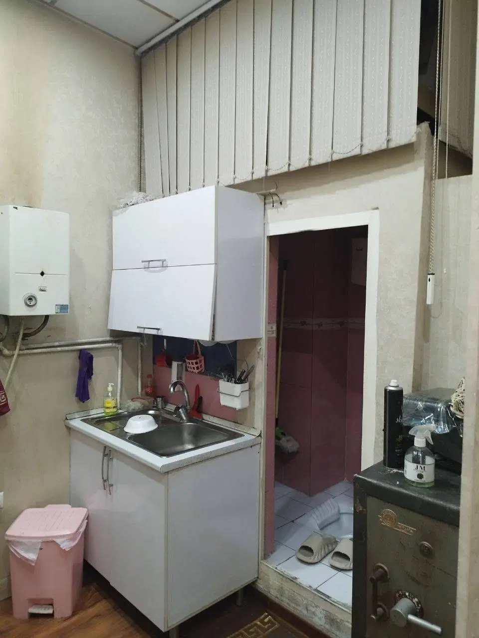 ۲۰متر کف ۱۰ متر بالکن