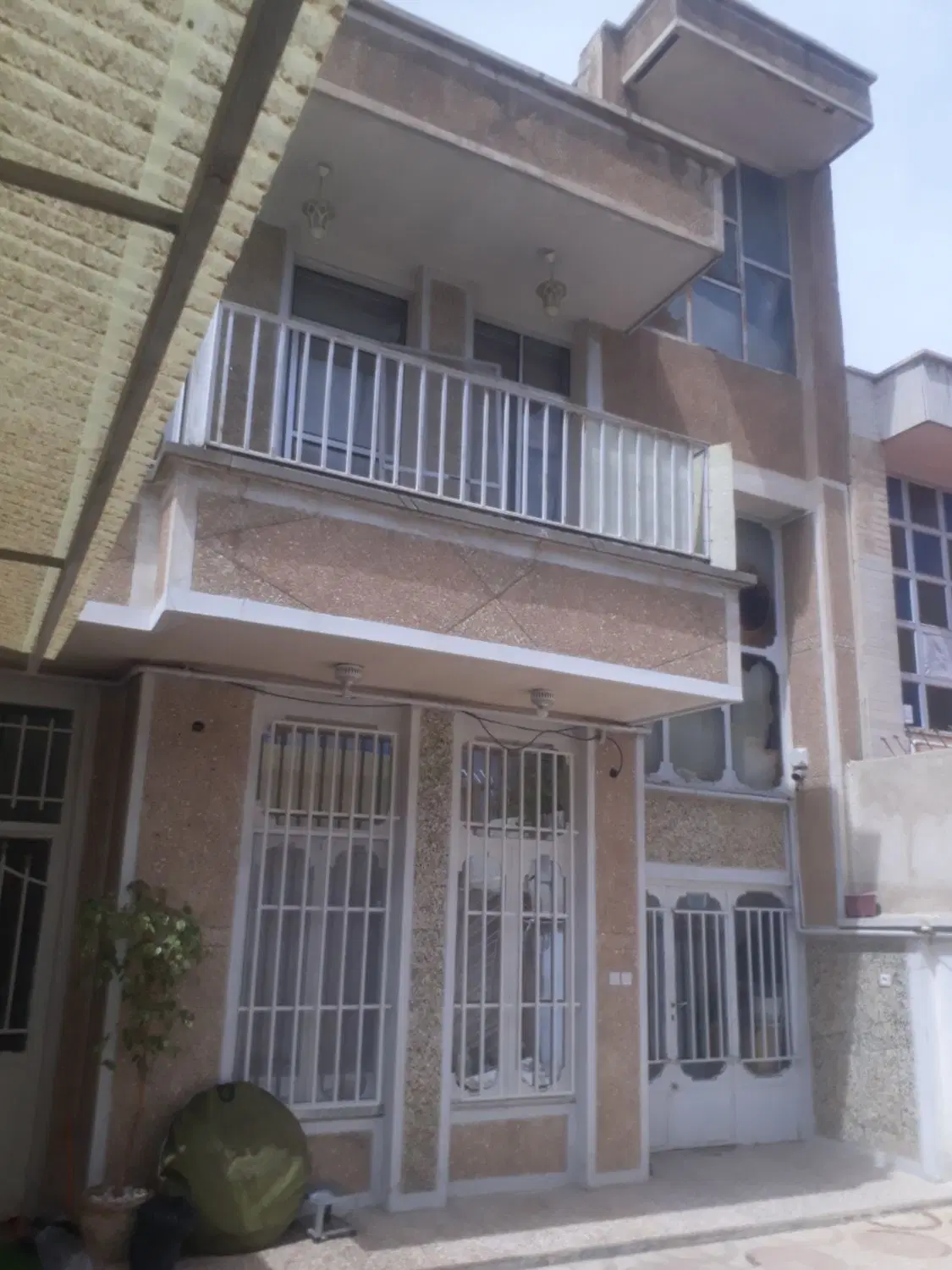 اجاره ویلایی دوطبقه سیمتری دوم