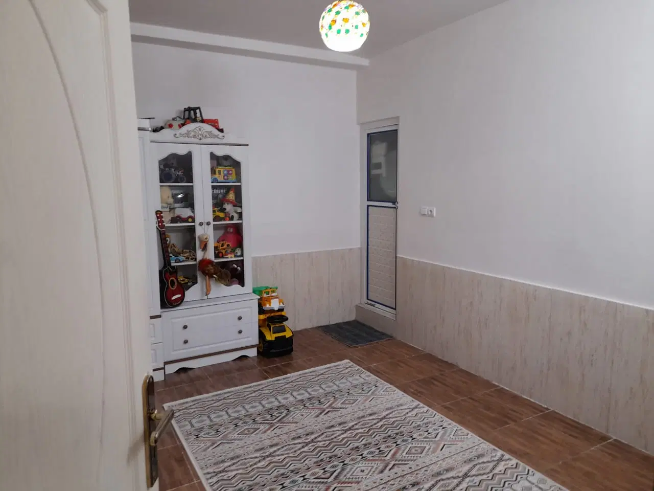 واحد ۹۰ متری _فول امکانات _ سعدی