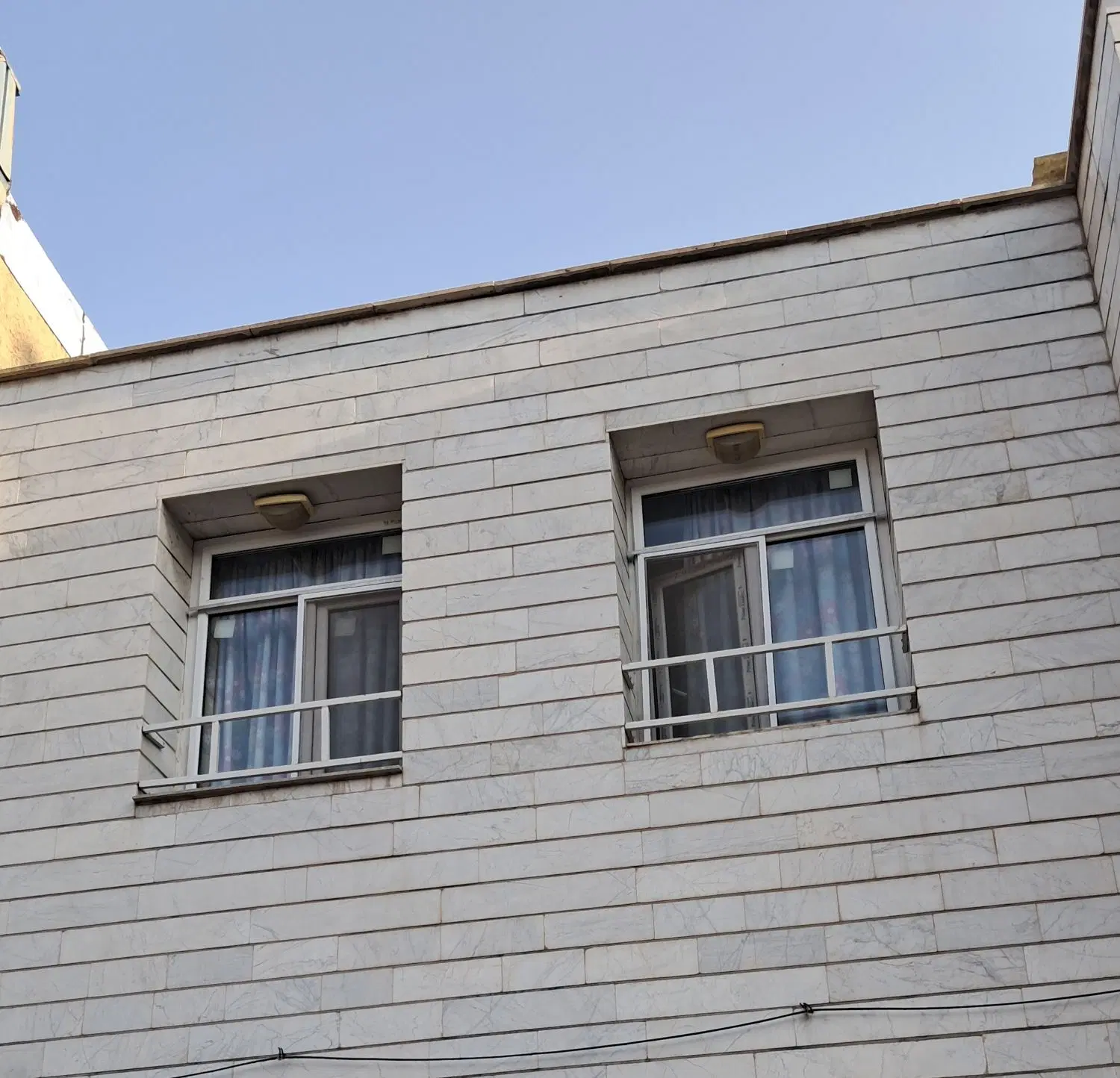 یه واحد ۶۵ متری
