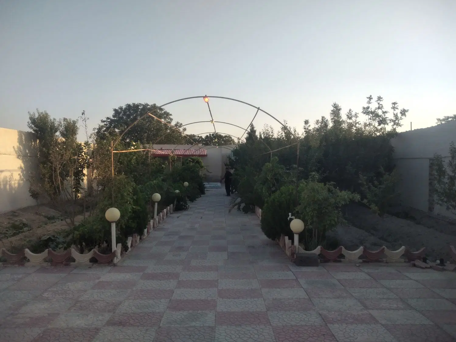 باغچه‌۷۰۰متری.وکالت‌از‌سند