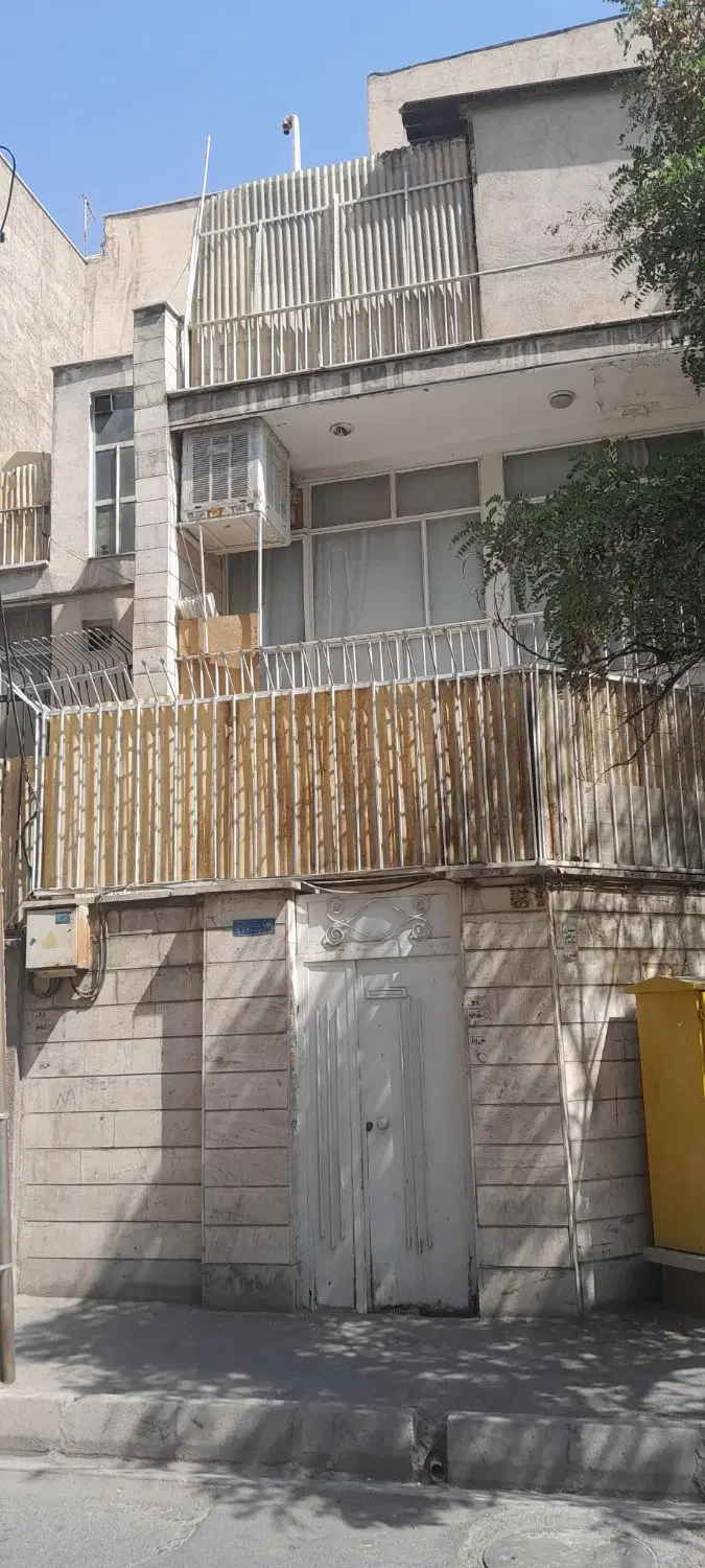 ملک کلنگی ۴۹ متر