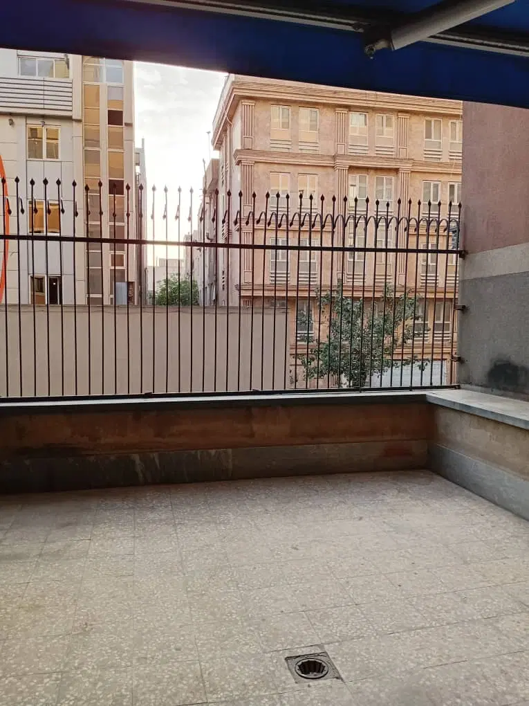 اسکندری شمالی ۱۱۰ متر طبقه اول