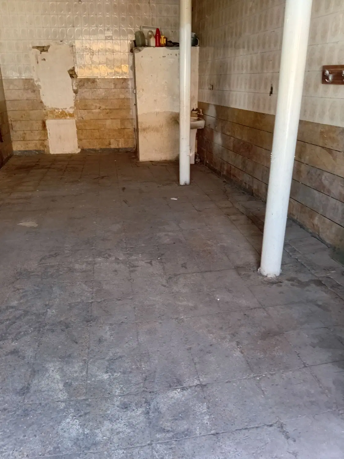 مغازه ۴۰ متری تجاری دائم