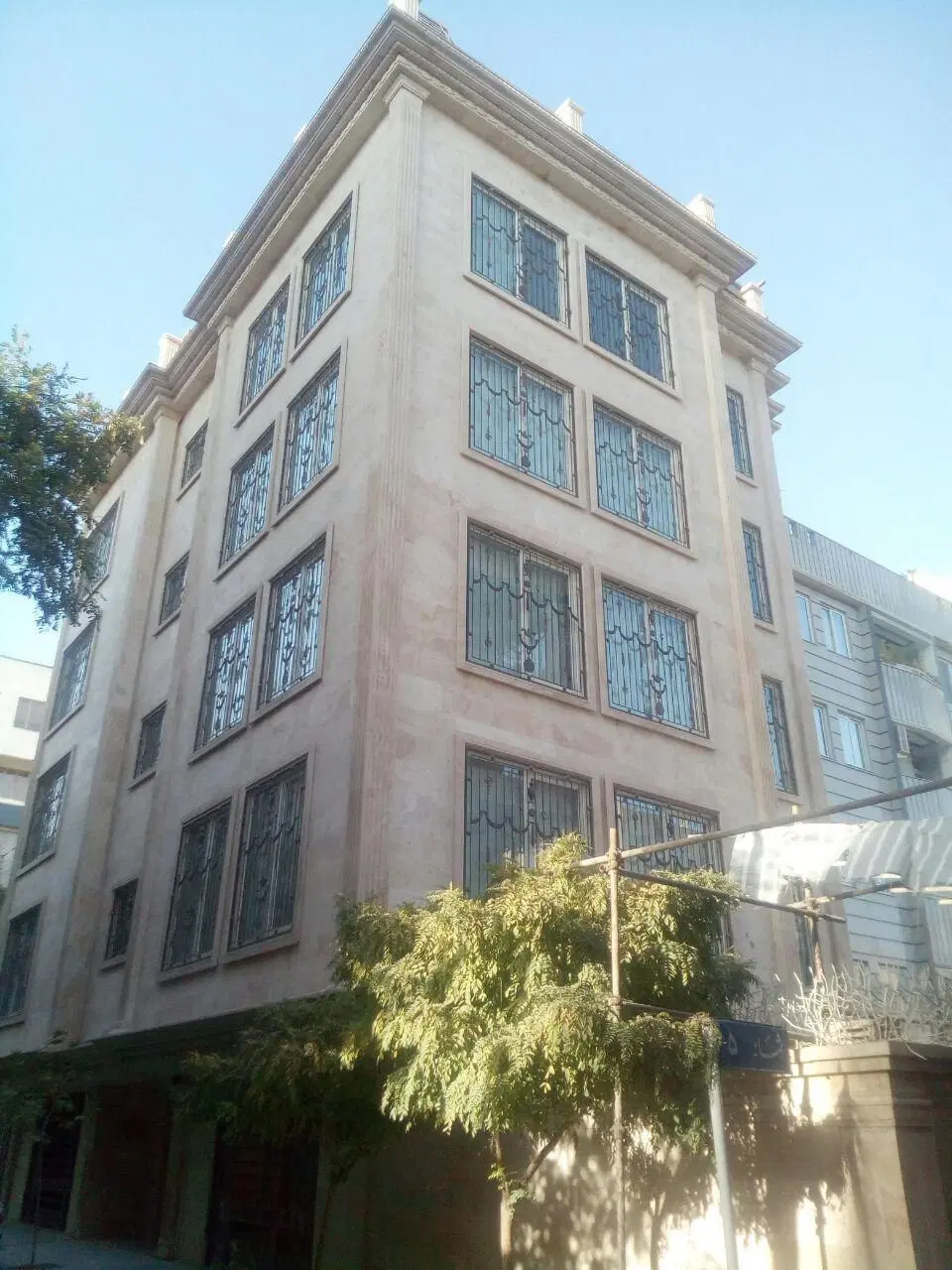 آپارتمان۲۰۰متری