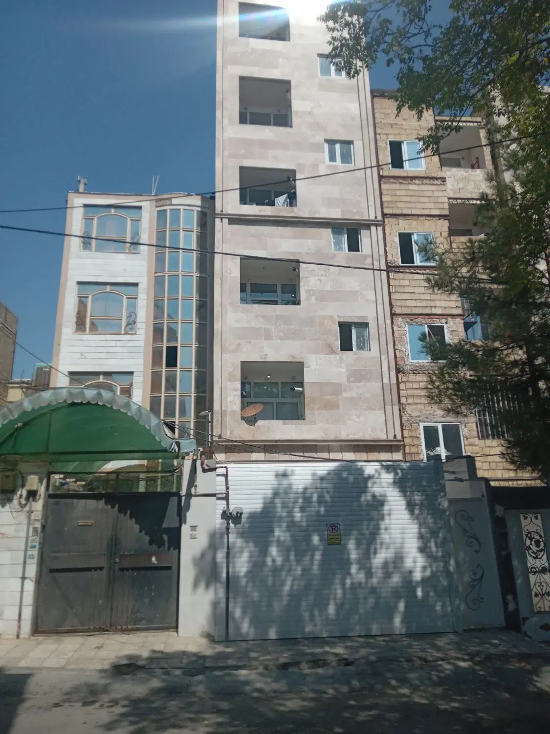اپارتمان خاکستری