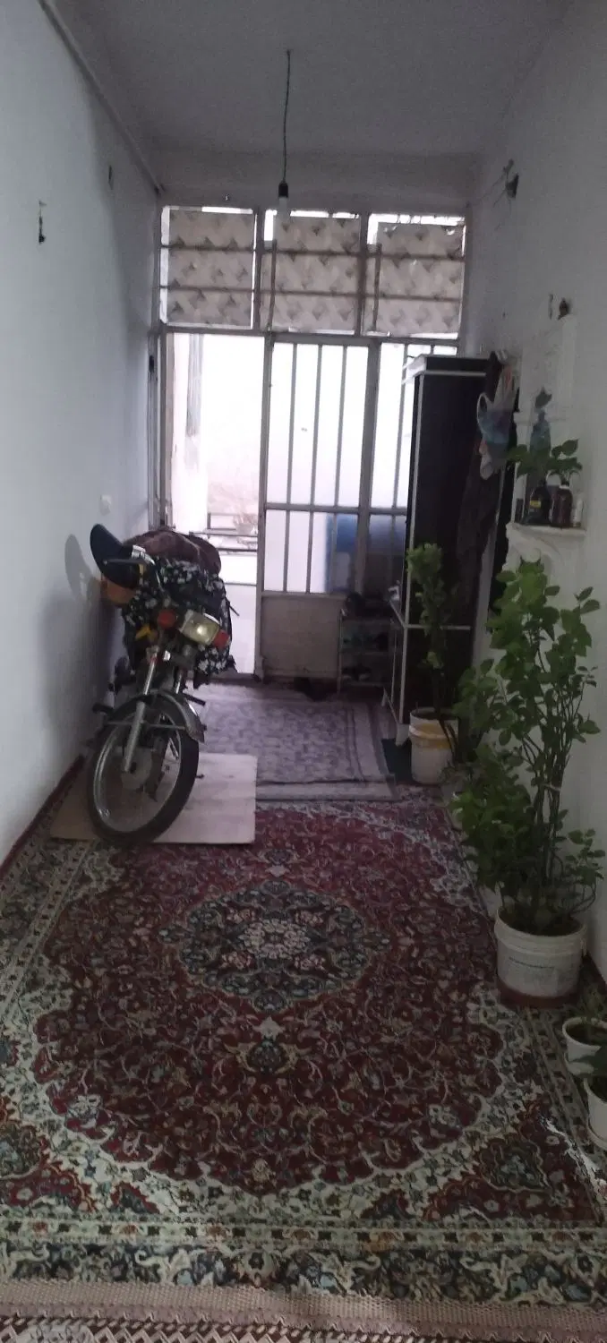 ملک خیابان کارگر