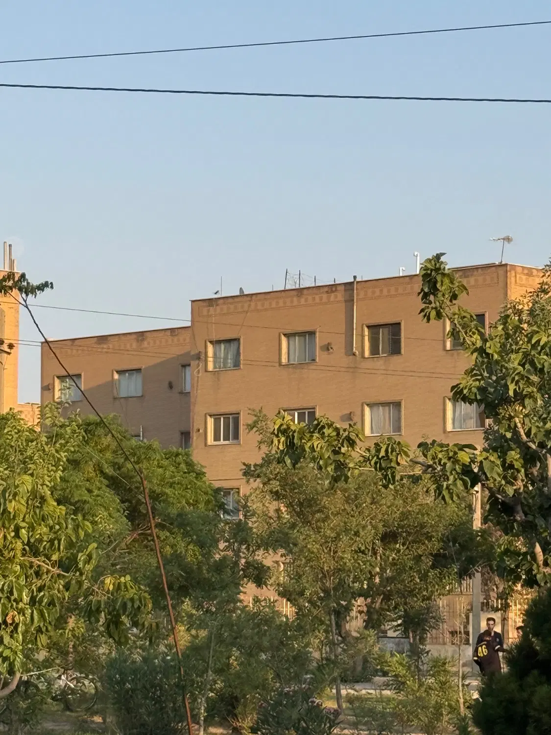 ۱۰۰ متر_ بلوار هشت بهشت_واوان