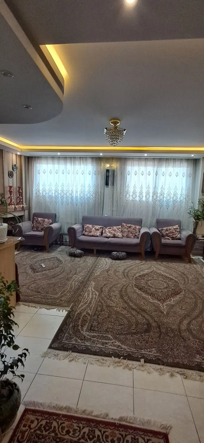 آپارتمان ۸۳ متری جنوبی