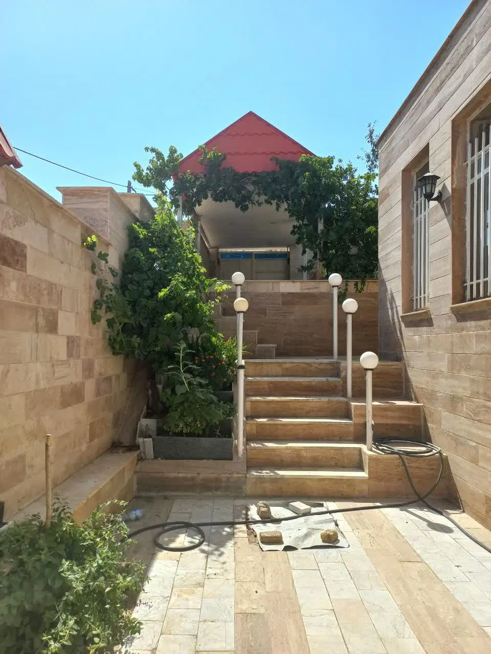 خانه باغ باصفا سه نبش