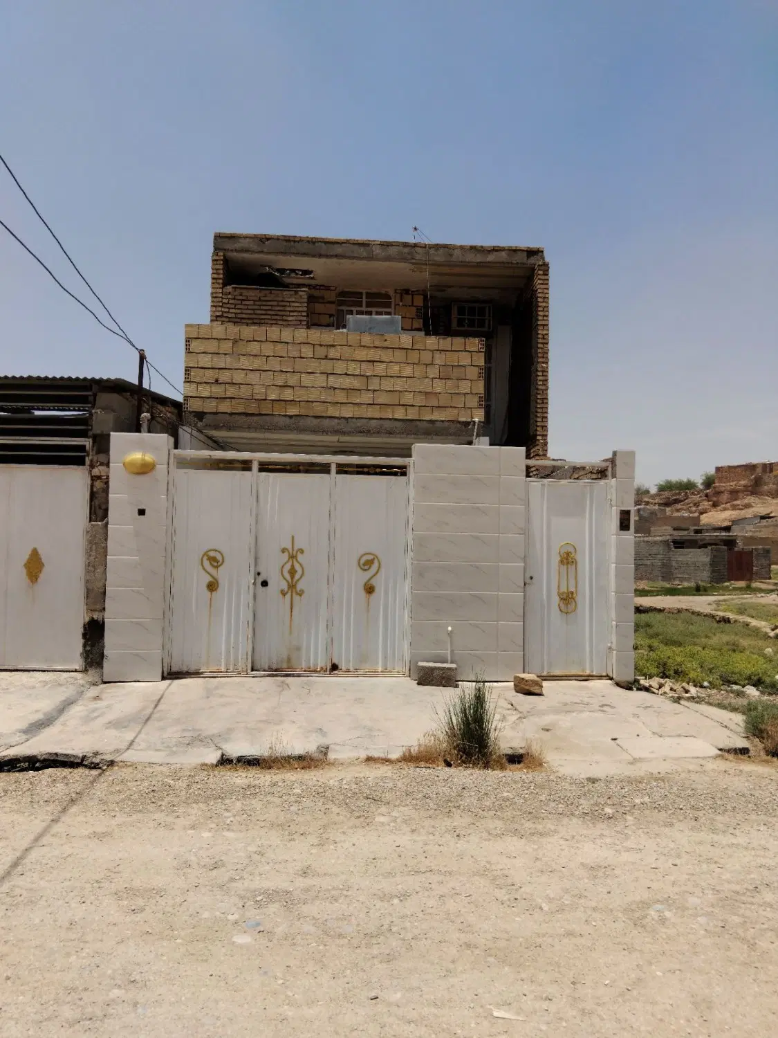 فروش ساختمان 2طبقه گلزار شهدا