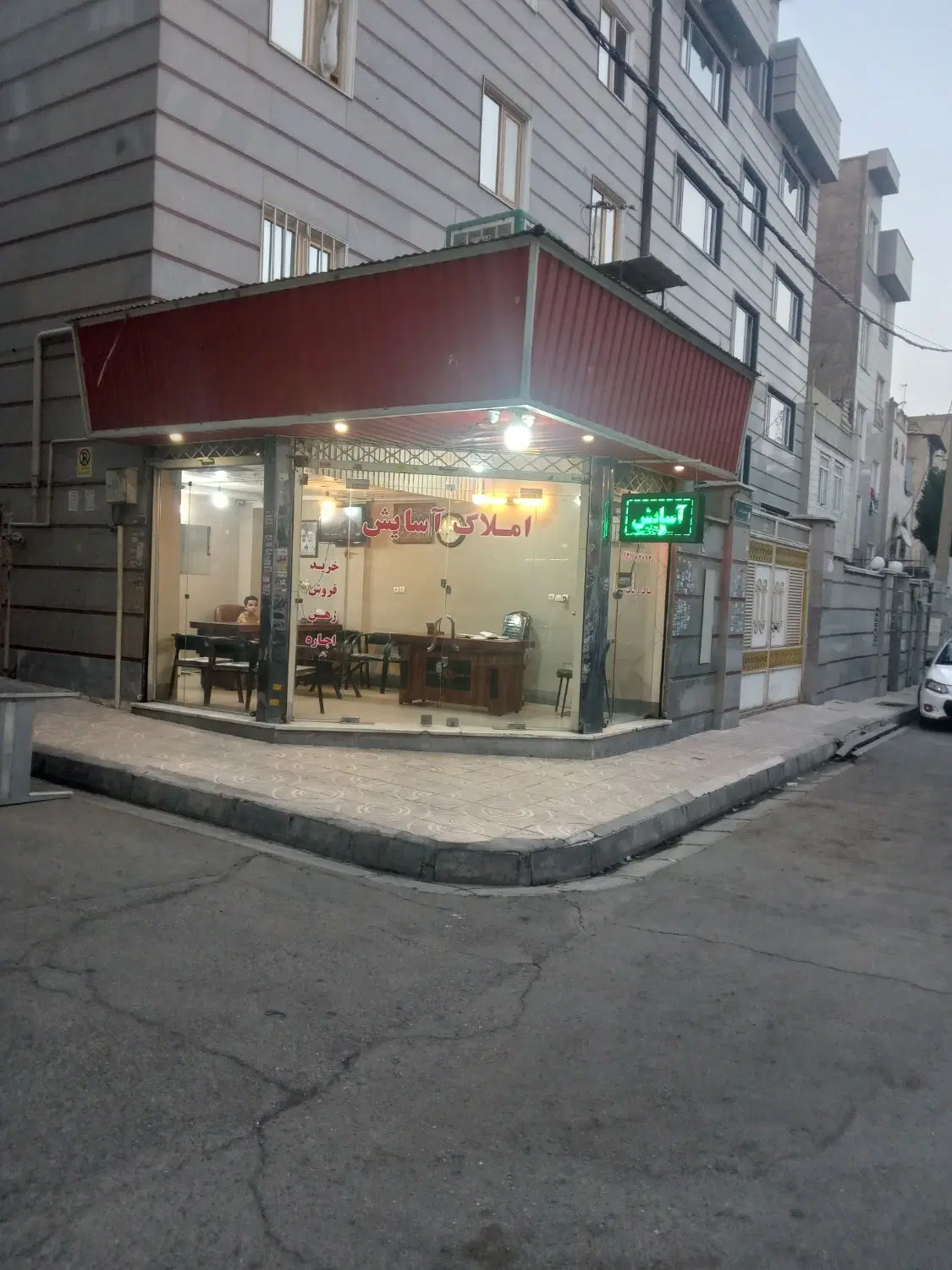 ۱۲۵ متر موقعیت اداری مطب وکیل وغیره