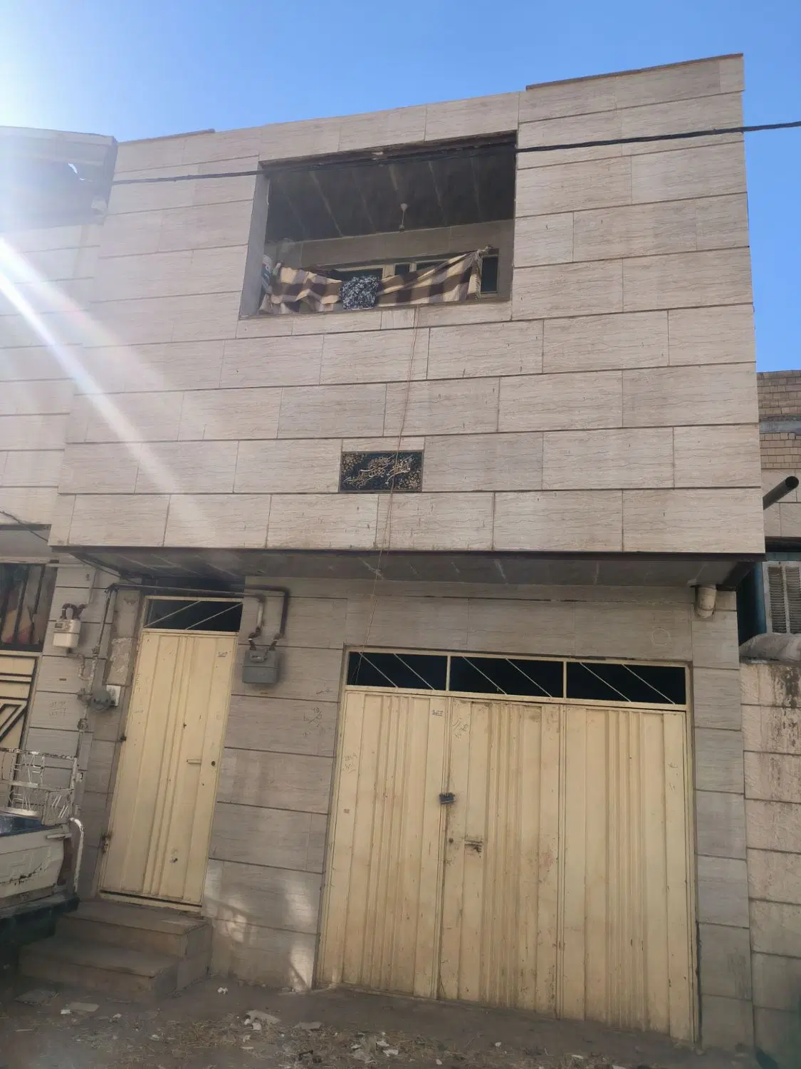 خانه در پاپی خالدار